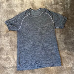 Lulu lemon metal vent tshirt